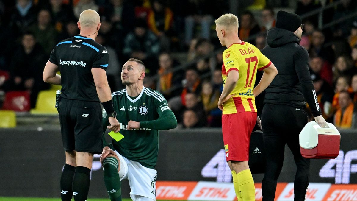 PAP / PAP/Piotr Polak / Szymon Marciniak w meczu Korony z Legią miał sporo pracy