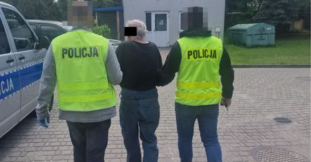 Pobudka z siekierą nad twarzą. Zanim się zamachnął, zadał kobiecie jedno pytanie