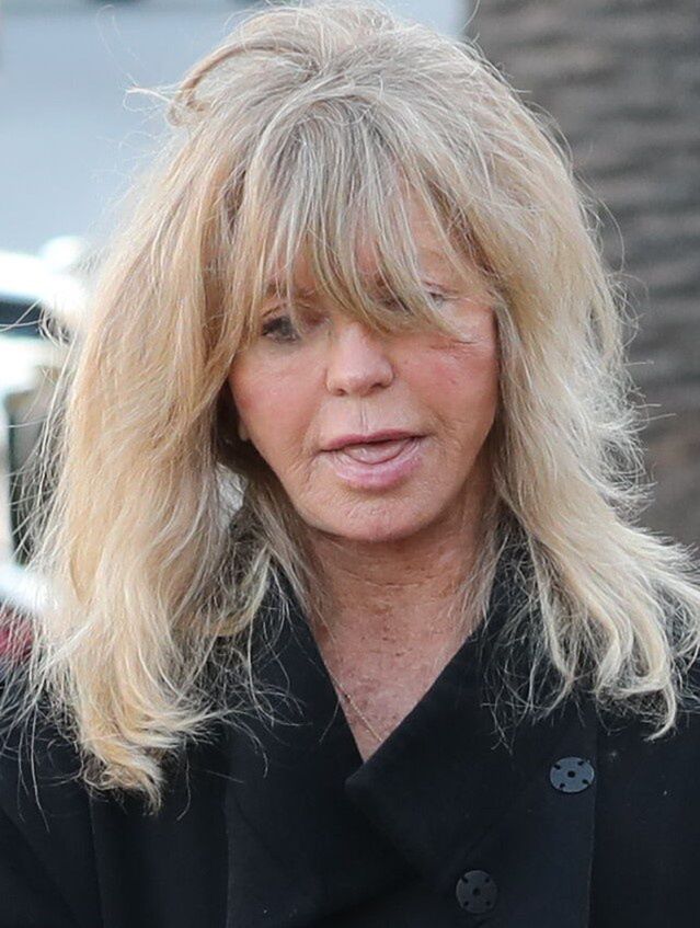 78-letnia Goldie Hawn stroi miny podczas spaceru w Los Angeles