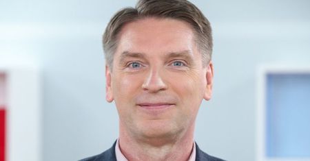 Tomasz Lis pokazał zdjęcie z rehabilitacji: "NIEMAL WRÓCIŁEM DO DAWNEJ FORMY" (FOTO)
