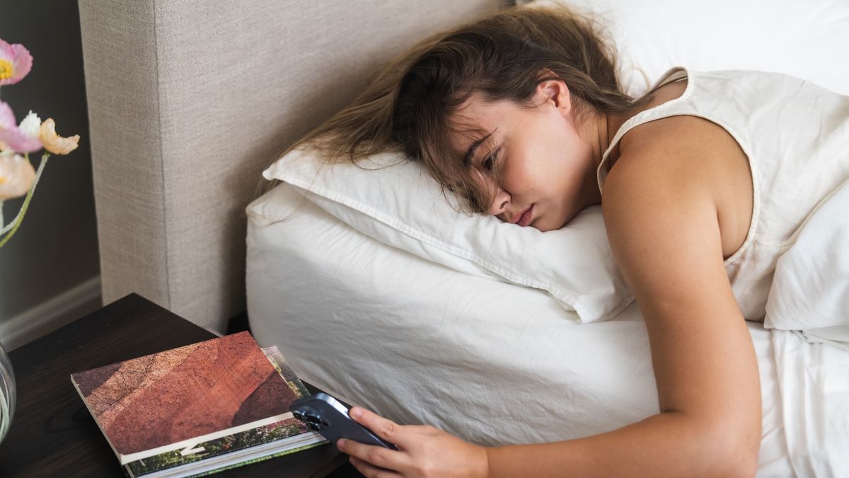 Sleepy young woman
Sleepy young woman
Witthaya Prasongsin