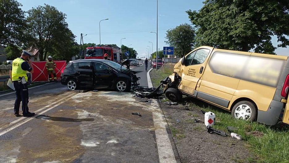 Galew. Tragedia na drodze. Nie żyje 6-latek, cztery osoby ranne 