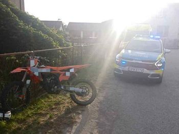 16-latek przez kilka kilometrów uciekał policji na crossie. Tłumaczył, że bał się konsekwencji