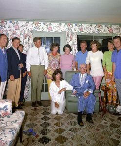 Rodzina Kennedych. Niezwykła historia amerykańskiej dynastii