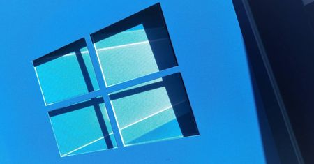 Wpadka PKP, czyli nieaktywowany Windows na dworcowych tablicach