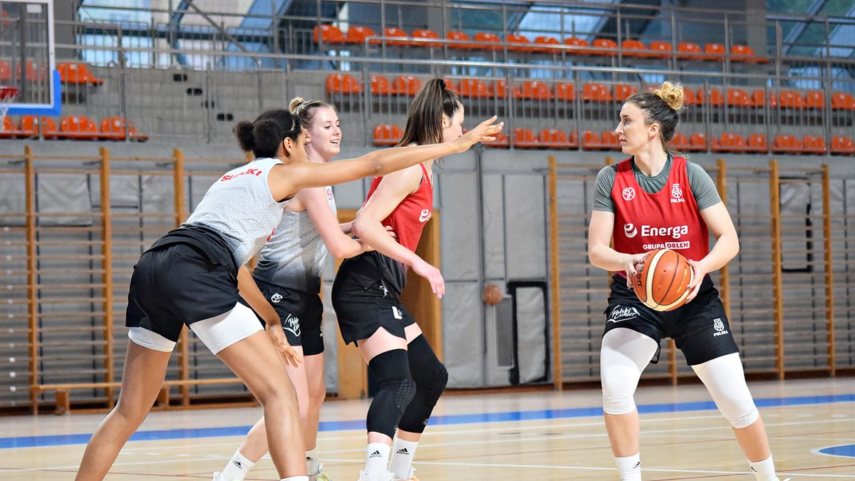 Materiały prasowe / yukaphoto.com.pl/PZKosz / Na zdjęciu: Z piłka Roksana Schmidt