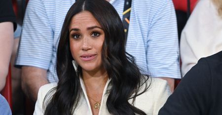 Meghan Markle przyłapana w pałacowym oknie. Zobaczcie, co robiła
