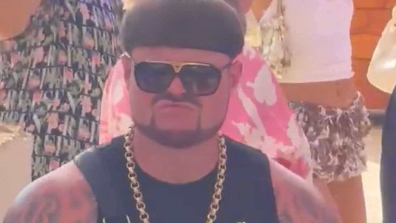 Ibiza Final Boss stał się viralem. Wiadomo, kim jest tancerz z TikToka
