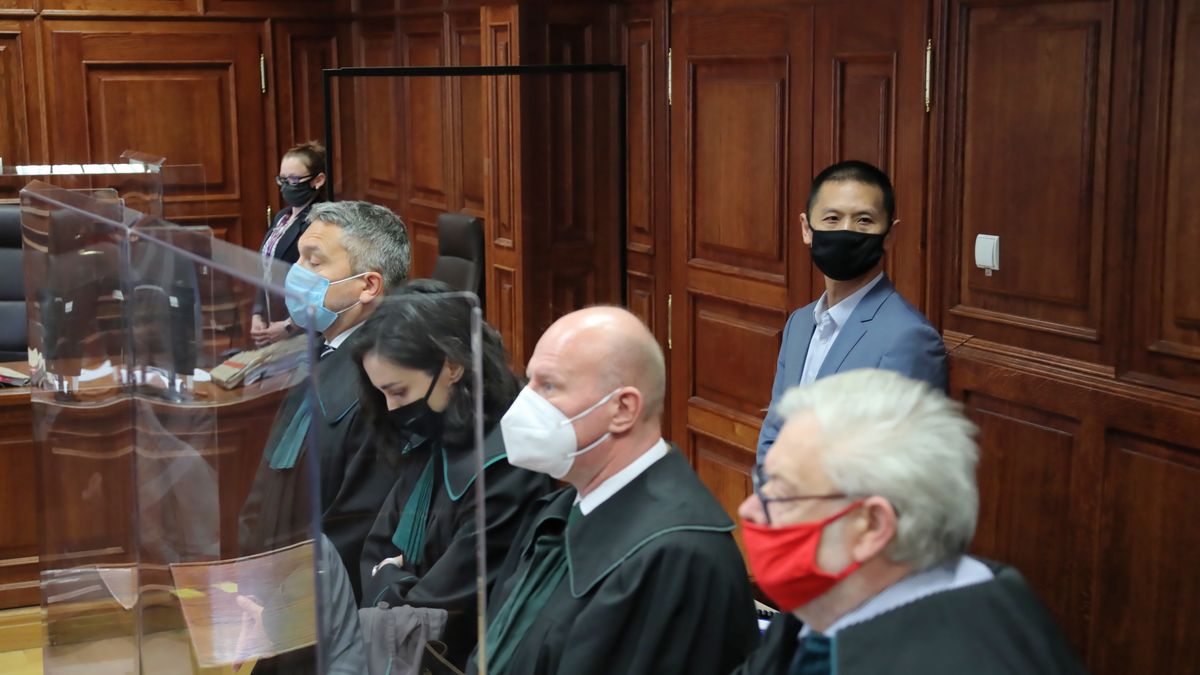 Oskarżeni o szpiegostwo stanęli przed sądem w Warszawie. 