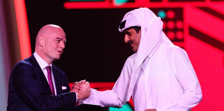 Na zdjęciu: Prezes FIFA Gianni Infantino oraz emir Kataru Tamim bin Hamad Al Thani
