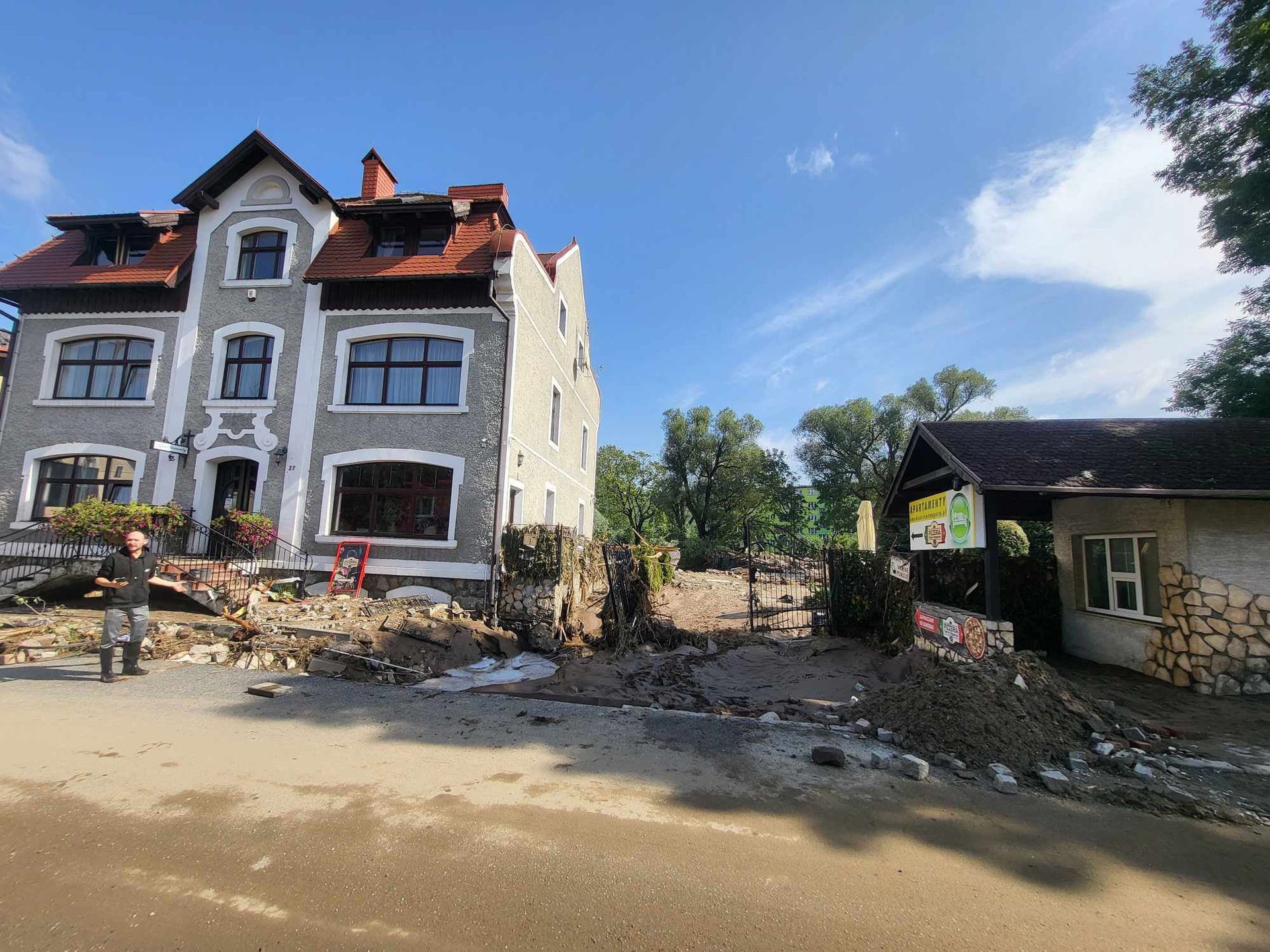 Restauracja Cherry Pepperoni po powodzi