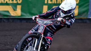 Żużel. 19-latek posadził ich na fotelu lidera. Tabela Krajowej Ligi Żużlowej i statystyki