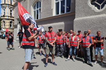 Kolejny tydzień strajku w Jeremiasie. Poszli przed urząd miasta