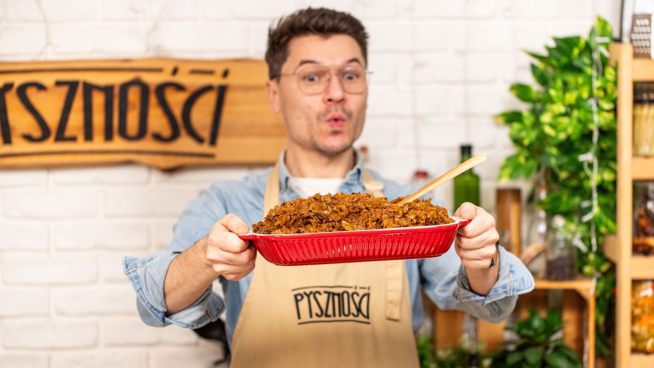 Ten bigos to prawdziwa petarda. Kiedy pojawia się na stole, goście od razu proszą o dokładkę