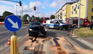 Tarnowskie Góry. Kierowca BMW wjechał w radiowóz na sygnale. Ranni policjanci