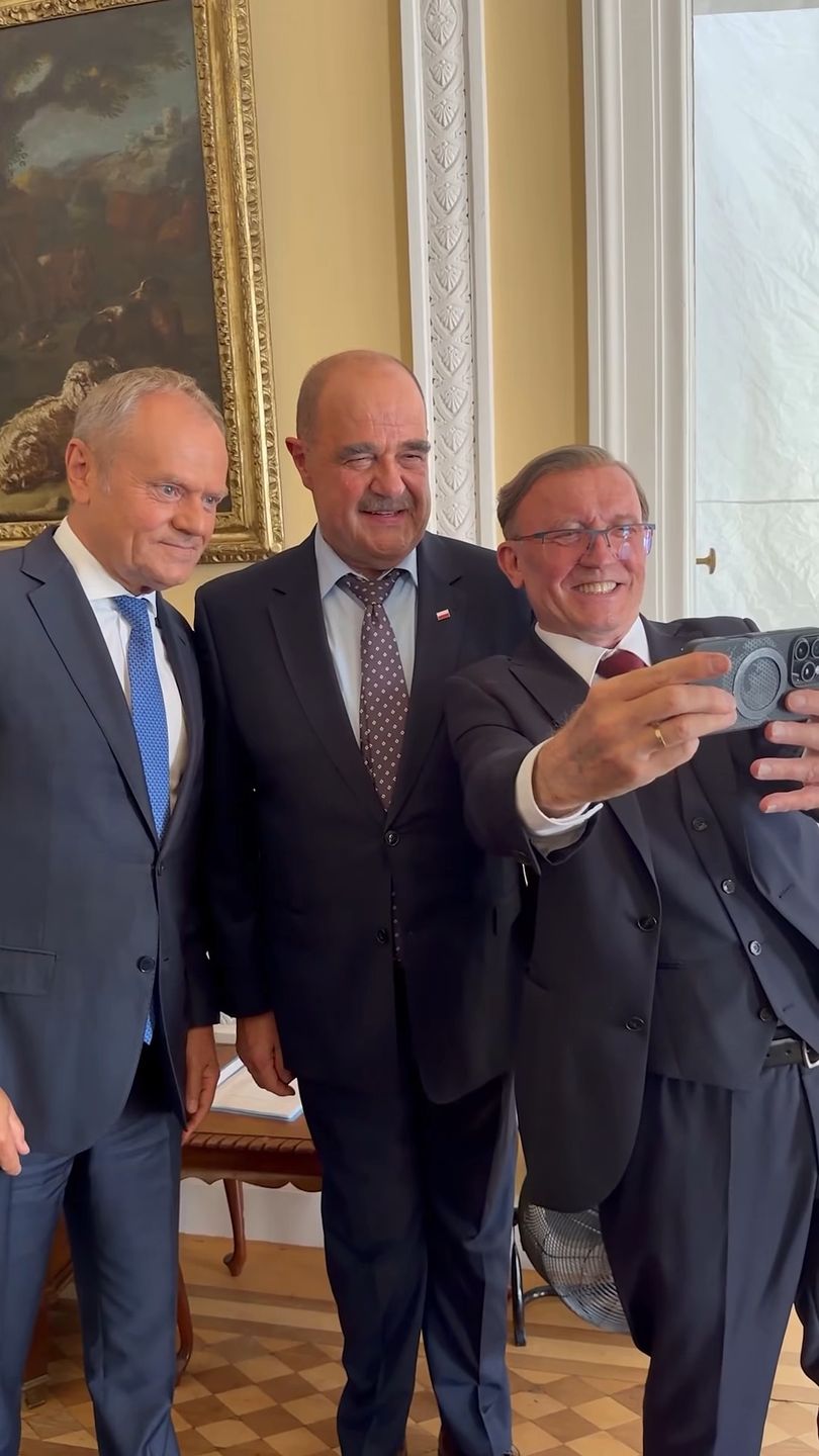 Donald Tusk przybył na plan "Rancza"