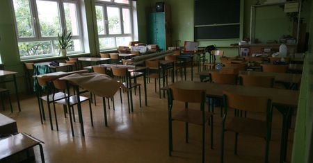 Mobbing, donosy i fikcyjne zatrudnienia. Dyrektorka zawieszona po pierwszym dniu nauki
