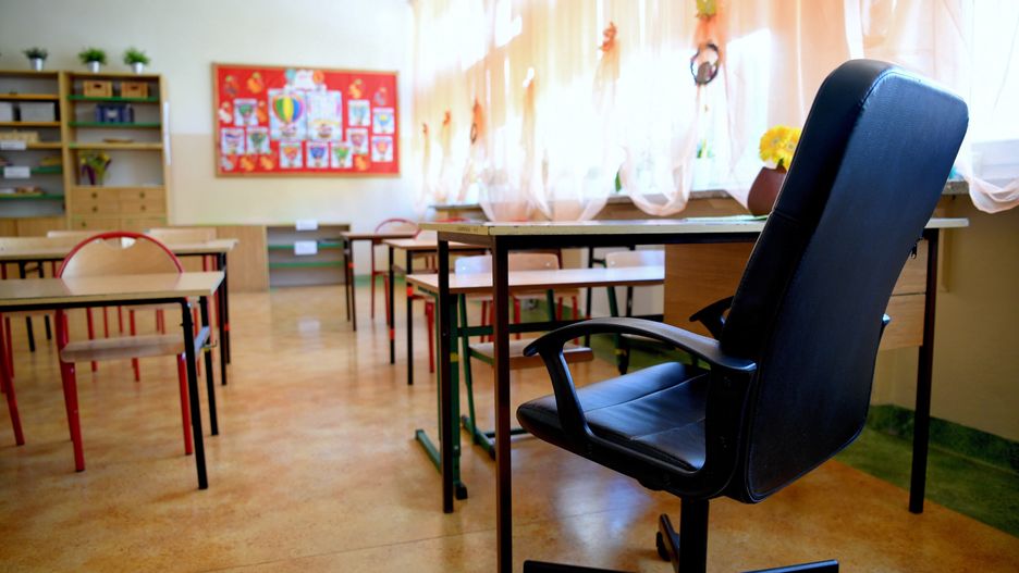 Powrót do szkoły. Dyrektorzy boją się o zdrowie nauczycieli. Dzieci będą nosić maseczki
