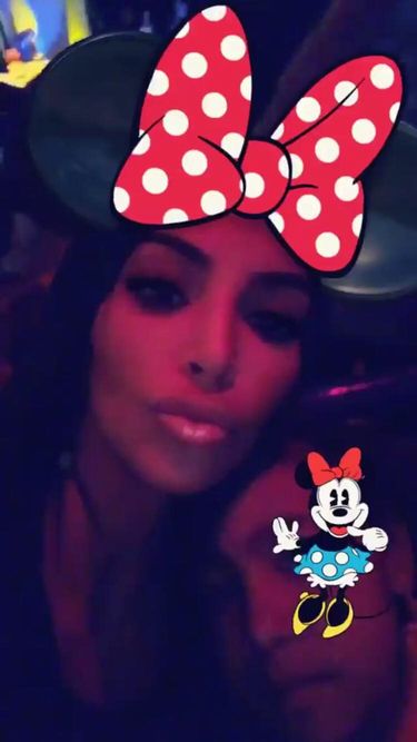 Kim Kardashian w Disenylandzie z dziećmi