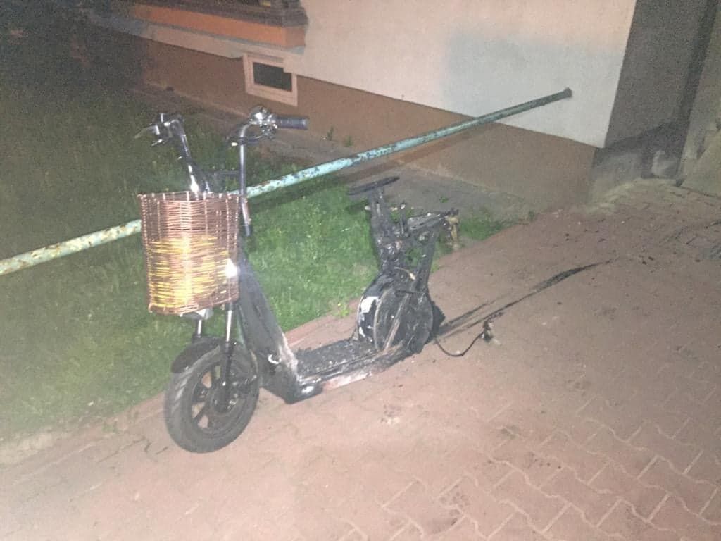 Pożar hulajnogi elektrycznej w bloku przy ul. Króla Rogera w Lublinie