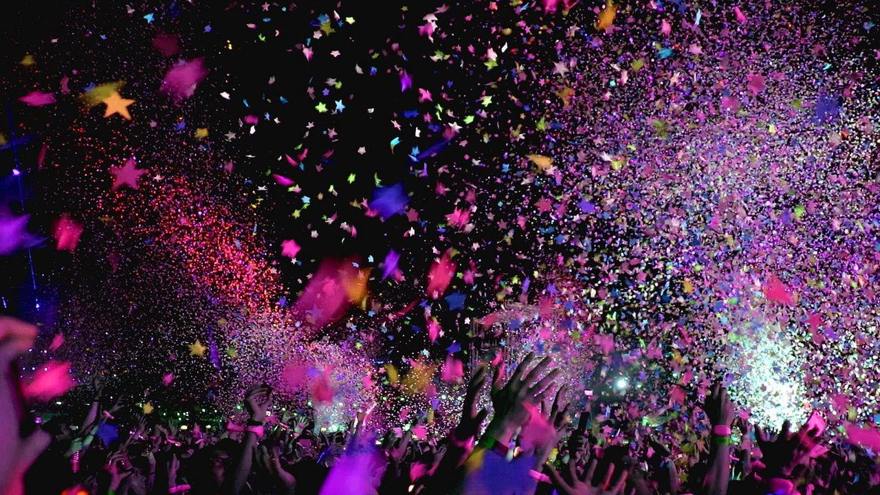 Impreza, klub, przyjęcie, confetti, nocne życie, imprezowanie