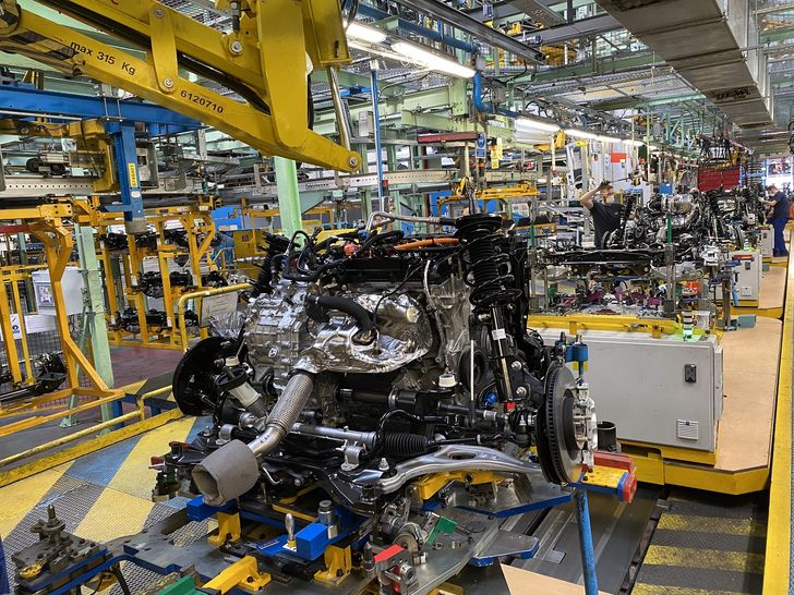 Nowy SUV Forda na bazie Geely GEA. Produkcja w Walencji od 2029