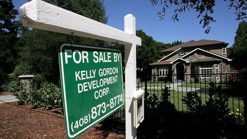 94027 The Nation's Most Expensive Zip Code
ATHERTON, CA - JULY 12:  A mansion style home is seen for sale July 12, 2005 in Atherton, California. According to a recent survey by Forbes.com, Atherton, a small town in the heart of silicon has been called the most expensive ZIP Code, 94027, in the nation, with a median home price of nearly $2.5 million in 2004 and has been attracting several Google employees who are taking advantage of hot company stock options. (Photo by Justin Sullivan/Getty Images)
Justin Sullivan
EOS1DMkII-236815 luxury atherton house real estate homes 5322669