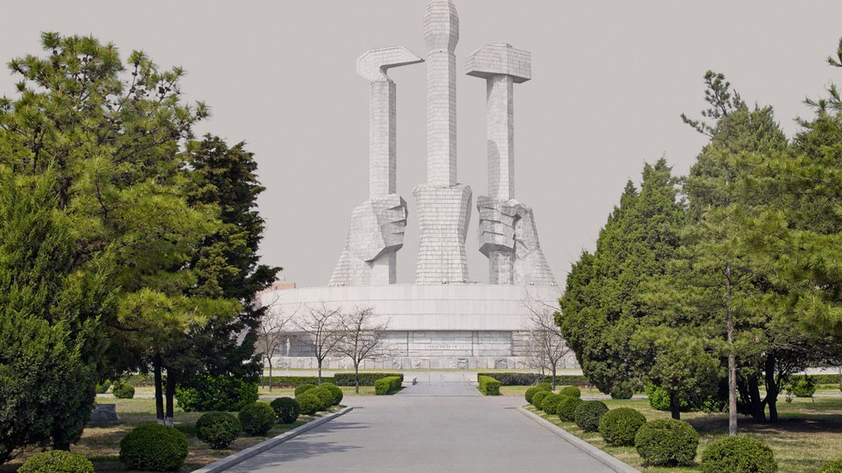 3-milionowe miasto duchów, czyli Pjongjang w obiektywie Eddo Hartmanna 1