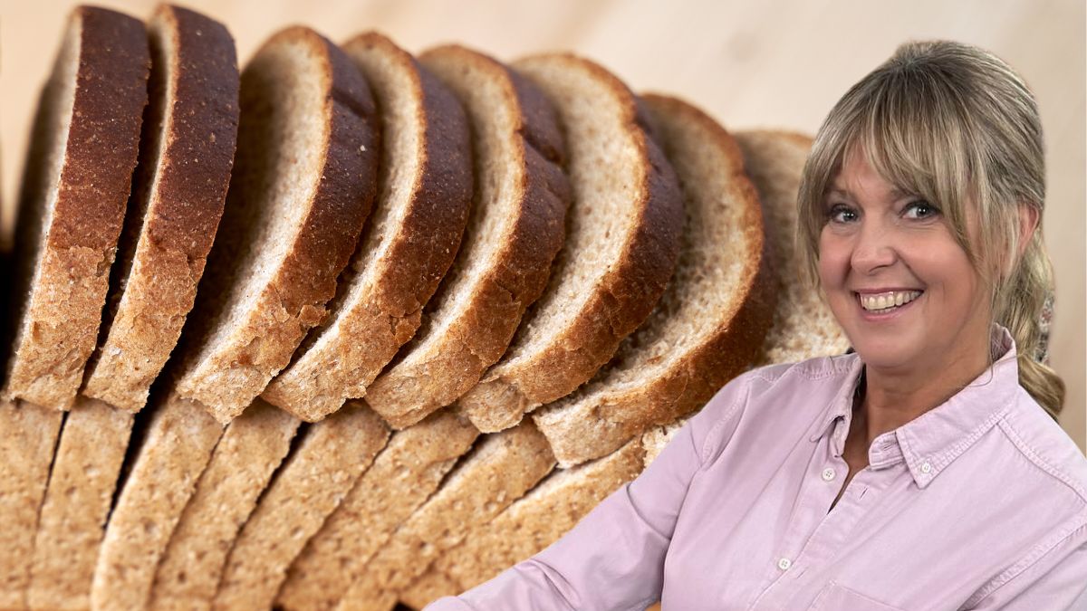 Ewa Wachowicz pokazała, jak robi chleb. Nie używa zwykłej mąki pszennej