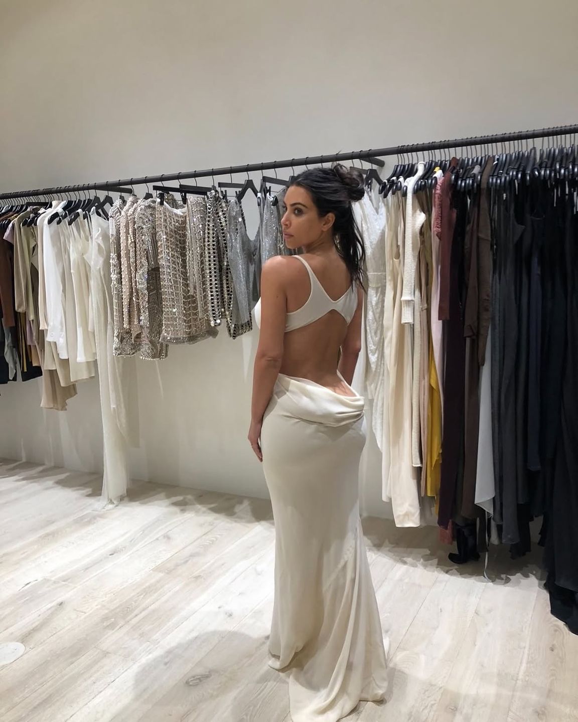 Kim Kardashian prezentuje kulisy przymiarek