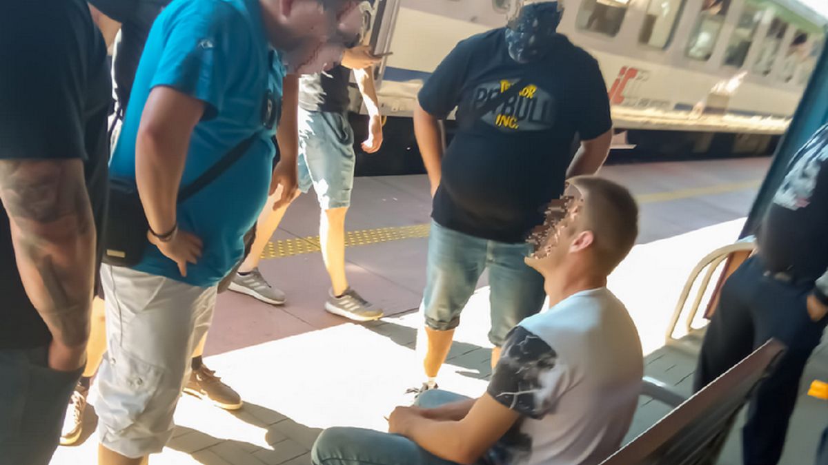 Grupa złapała 40-latka, który chciał umówić się z nieletnią.