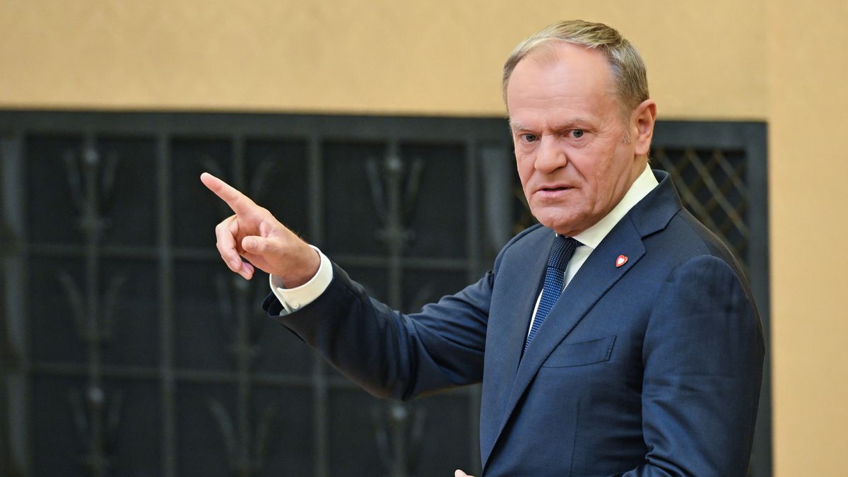 Warszawa, 28.04.2025. Premier Donald Tusk podczas spotkania z sekretarzem ds. energii USA Chrisem Wrightem w siedzibie Kancelarii Prezesa Rady Ministrów w Warszawie, 28 bm. (jm) PAP/Radek Pietruszka