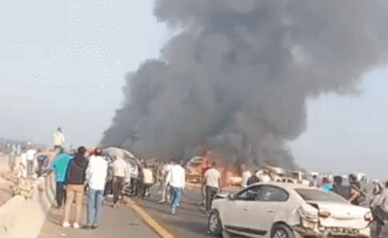 Porażający karambol w Egipcie. Około 28 osób zabitych i 60 rannych