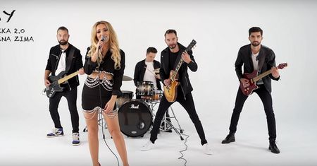 Łzy – Agnieszka 2.0 Była mroźna zima