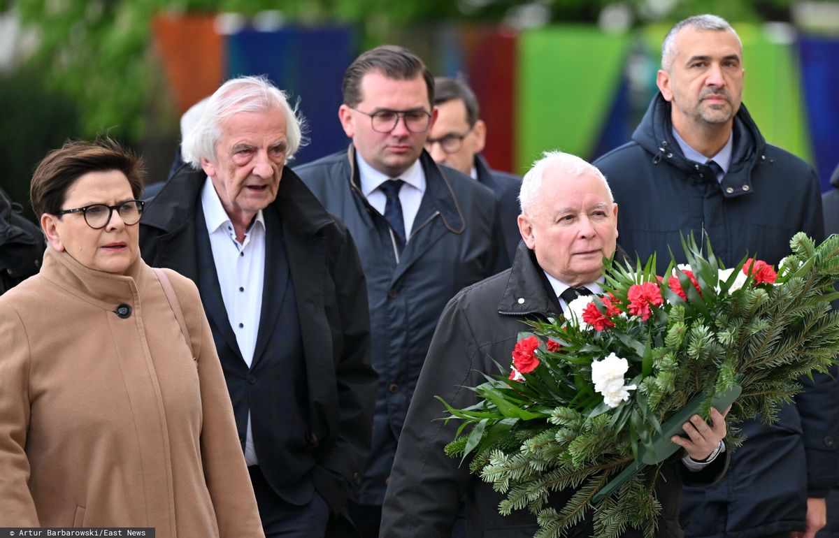 Łukasz Kmita obok Jarosława Kaczyńskiego 