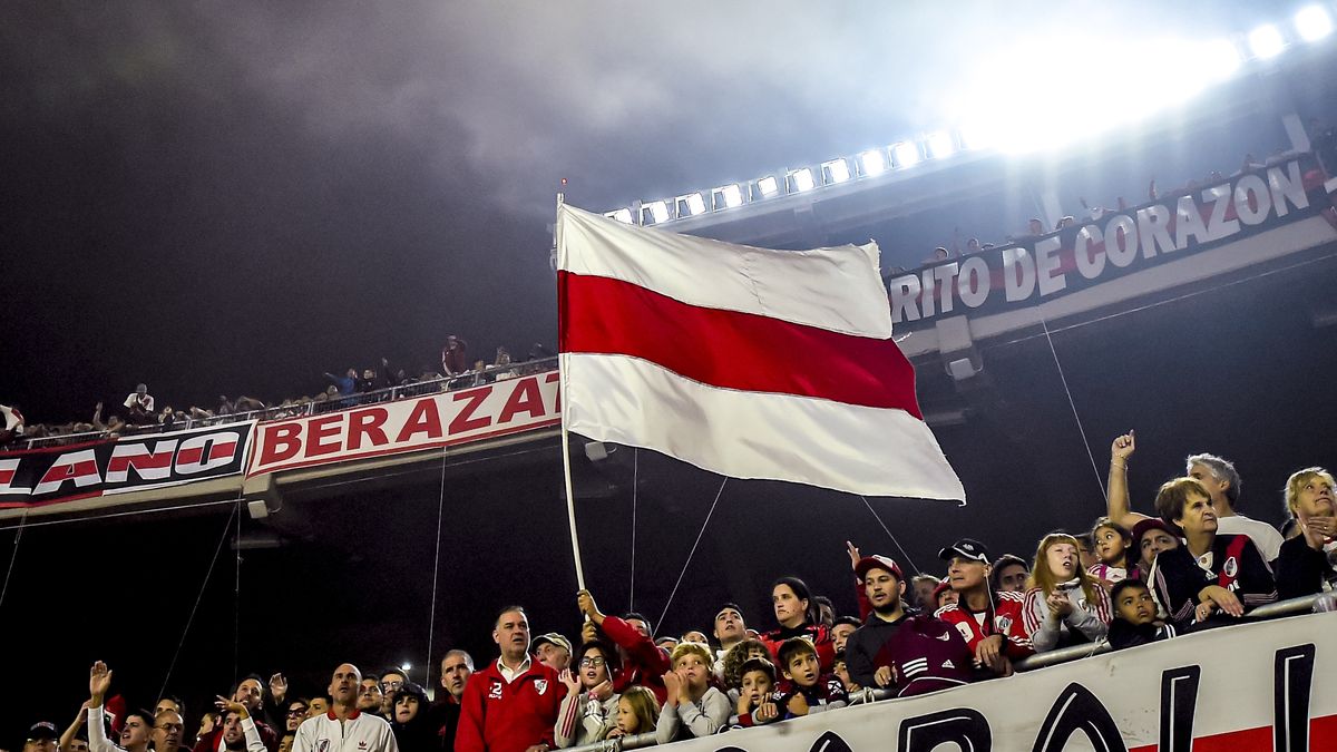 Na zdjęciu: kibice River Plate (fot. Marcelo Endelli/Getty Images)