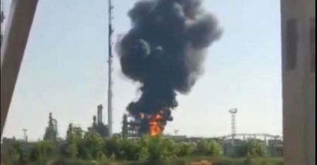 Pożar rosyjskiej rafinerii. Sprawcą ukraiński dron [WIDEO]