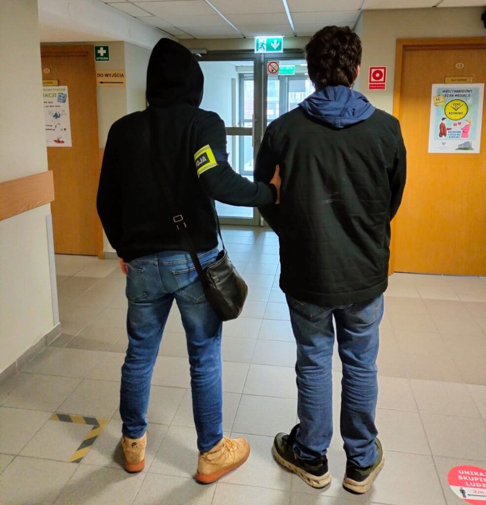 Warszawa: Pieniądze nie były zagrożone, to nie była policyjna akcja – to było oszustwo