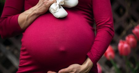 32 tydzień ciąży - kalendarz ciąży. Wygląd dziecka, wielkość brzucha