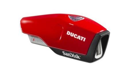 Szybki pendrive dla fanów szybkich motocykli! 1