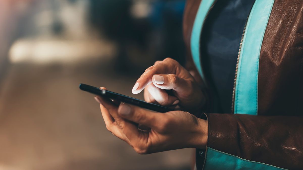 Kiano prezentuje nowy smartfon (depositphotos)