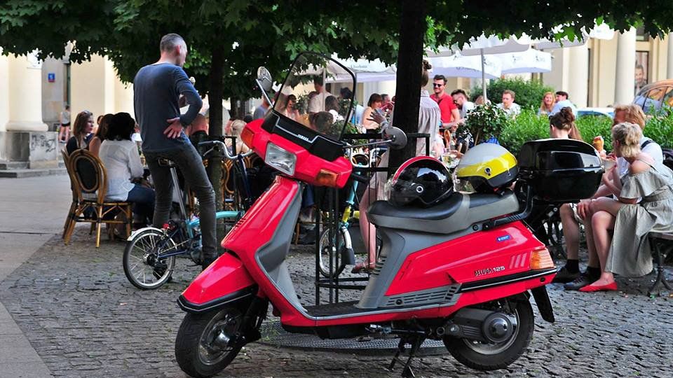 Yamaha Beluga. Ten skuter ma wbrew pozorom silnik 125 cc.