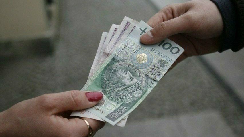 Pożyczasz pieniądze rodzinie? Uważaj na Urząd Skarbowy!