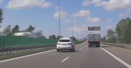Przerażający widok na S7. Kierowca jechał pod prąd wprost na dostawczaka [WIDEO]
