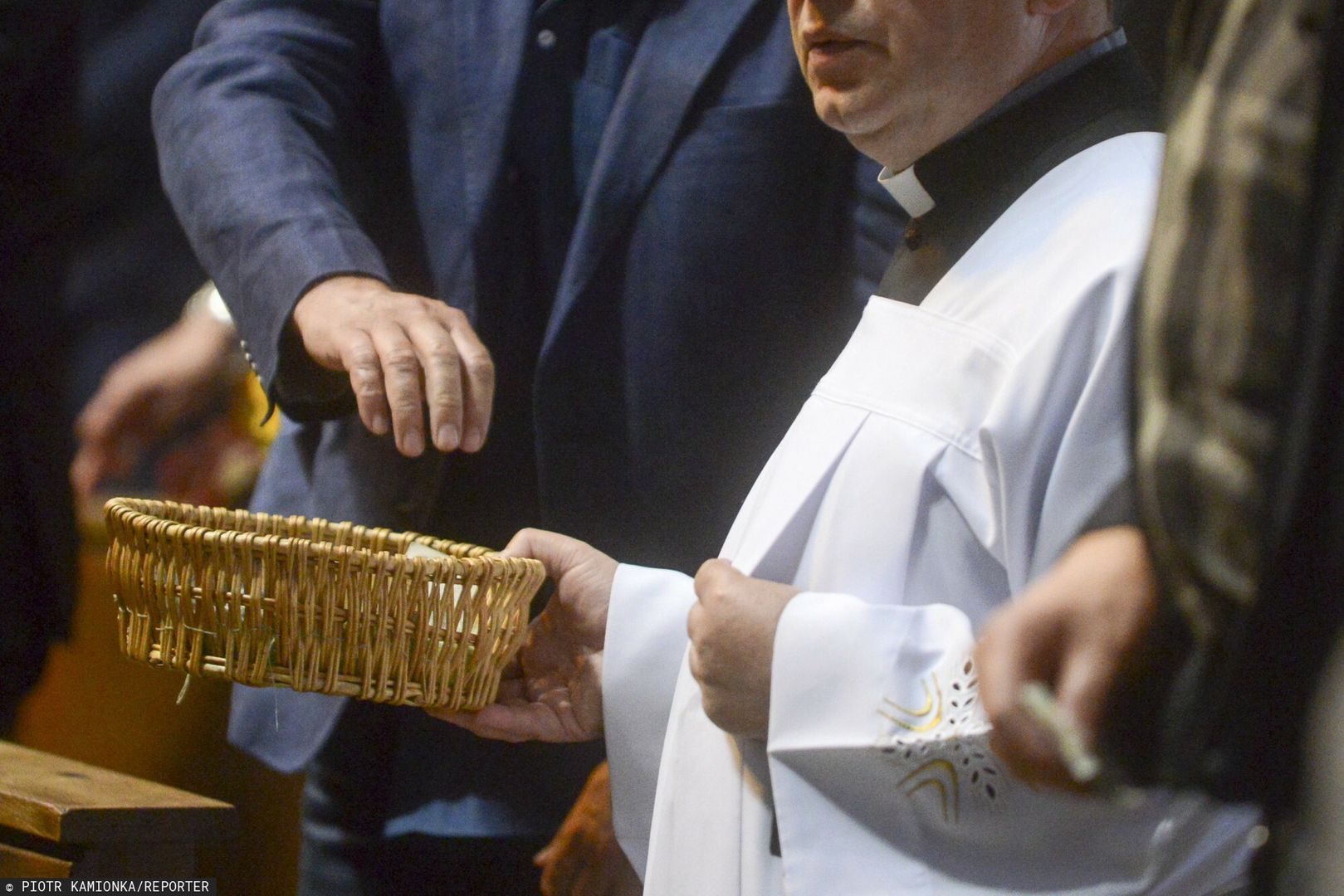 Kościoły powinny być zamknięte na Wielkanoc. Tak uważa ekspertka