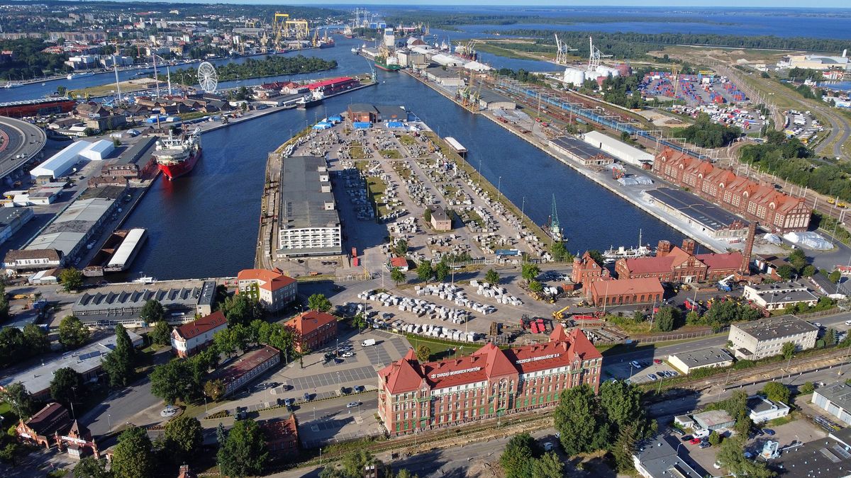 Na zdjęciu port w Szczecinie