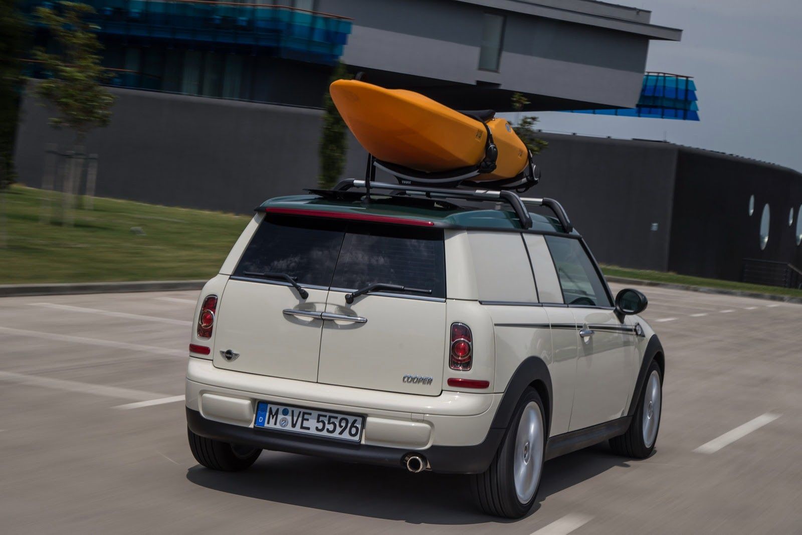 MINI prezentuje koncepcyjne auta na wakacje [galeria] 57