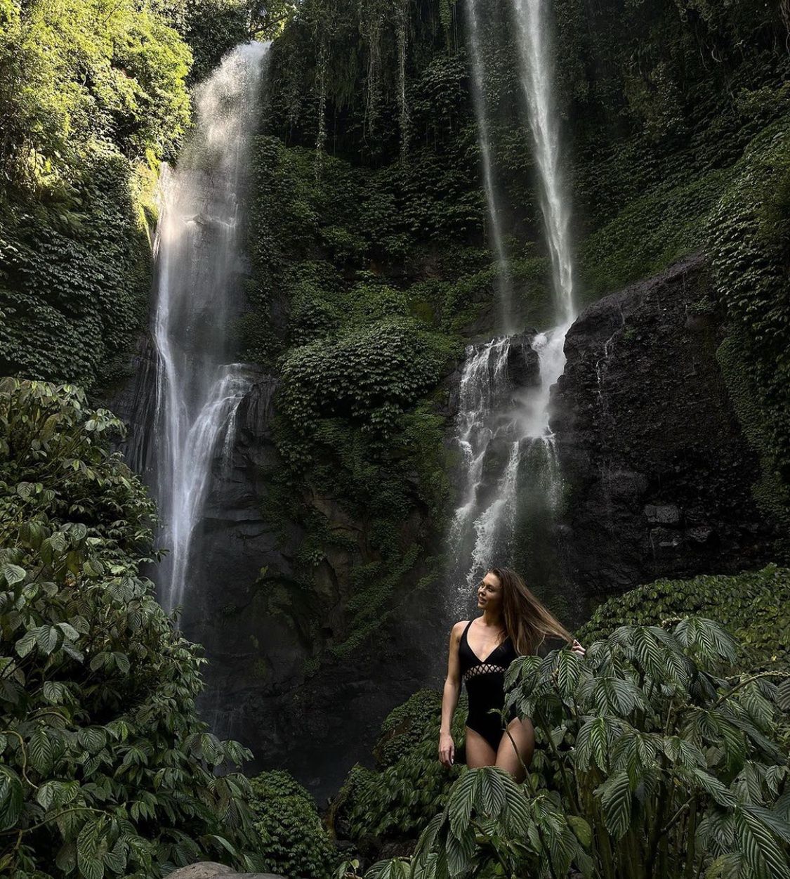 Joanna Opozda kusi zdjęciami w skąpym bikini. Tak bawi się na Bali