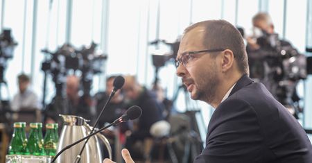 "Niepiśmienne". B. radca ambasady zeznaje, kto miał dostać wizę do Polski