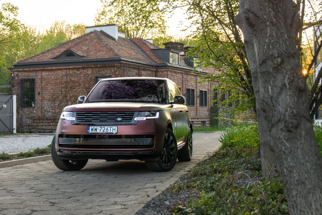 Range Rover P510e SV SWB